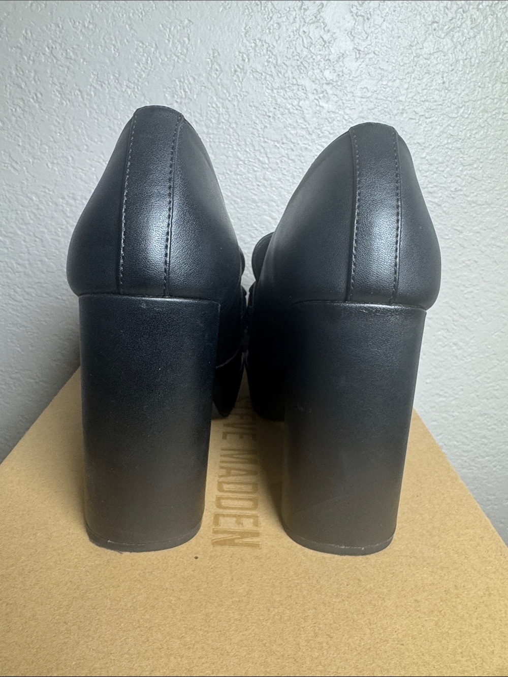 Steve Madden Ryhlee Black Chain Platform Loafer Heels - Picture 4 of 8